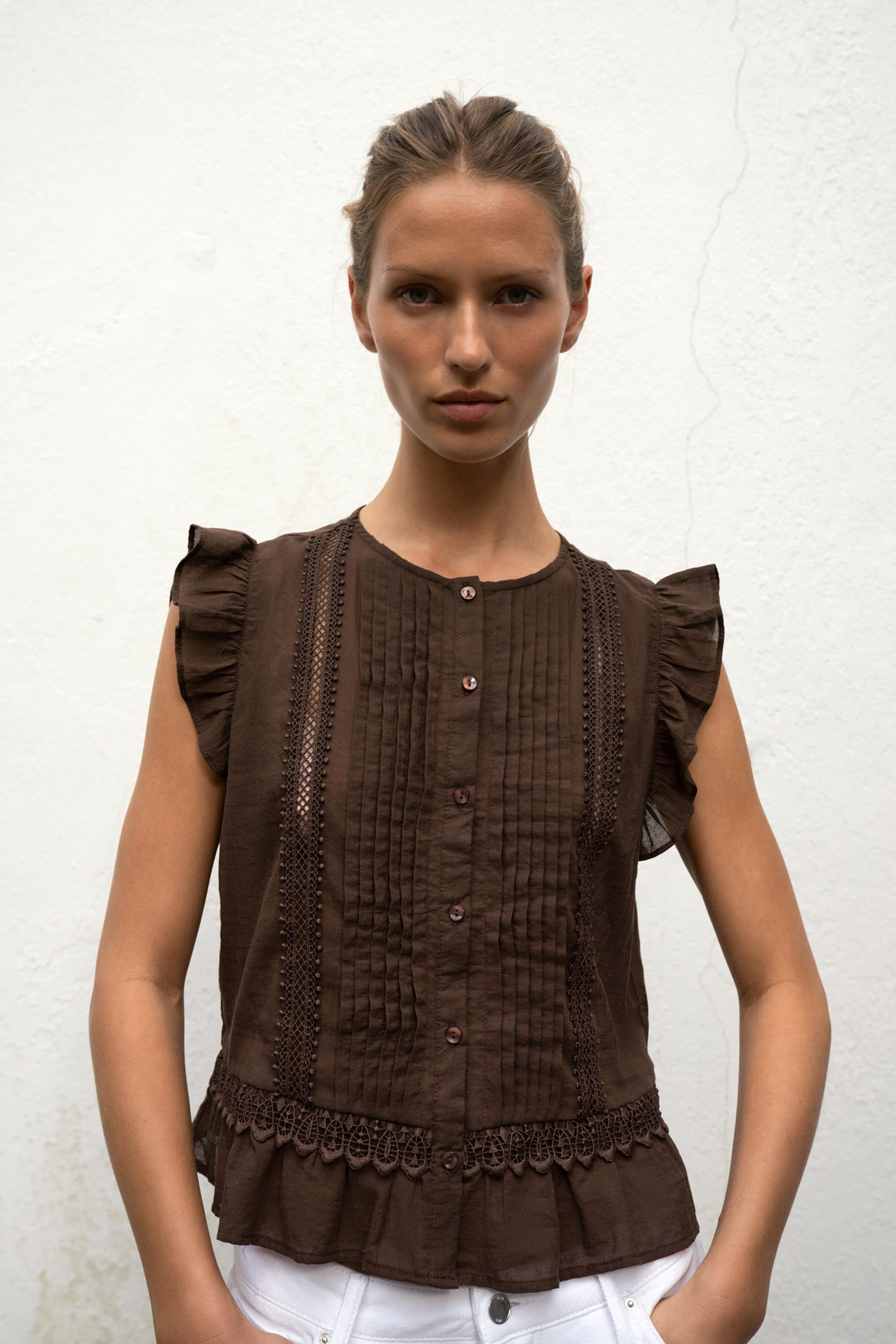 RUFFLED LACE BLOUSE
